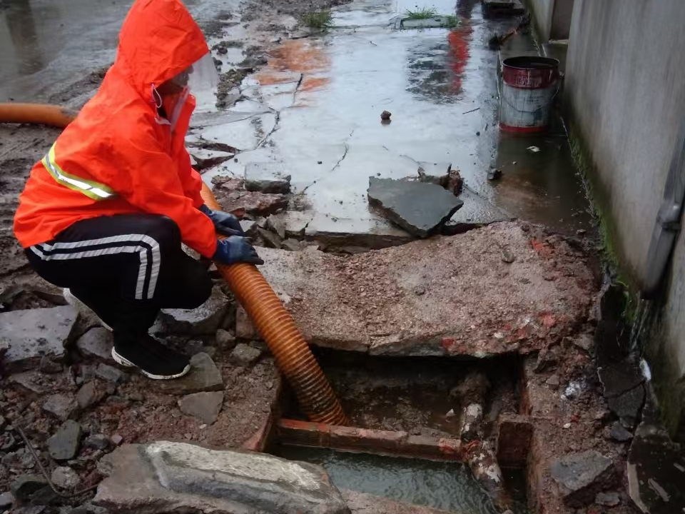 铜川专业清理污水池 炜誉市政以规范流程守护城市 “肠道”